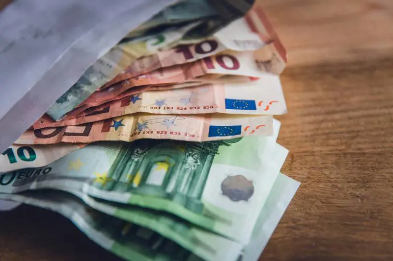 Buste paga, cambia tutto: così potrai vedere quanto guadagnano i tuoi colleghi