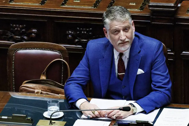 "Stop soldi a film fantasma". Il giro di vite del ministro Giuli alla legge Cinema