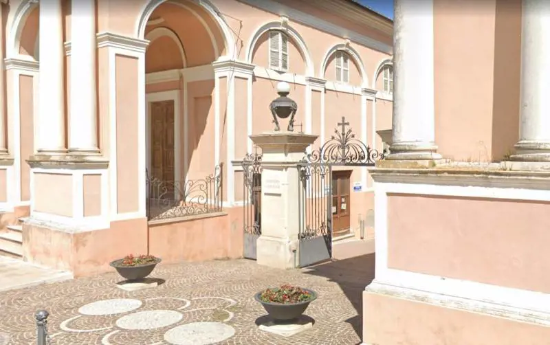 Choc a Chieti, donna trovata morta al cimitero. Aveva la testa dentro una busta