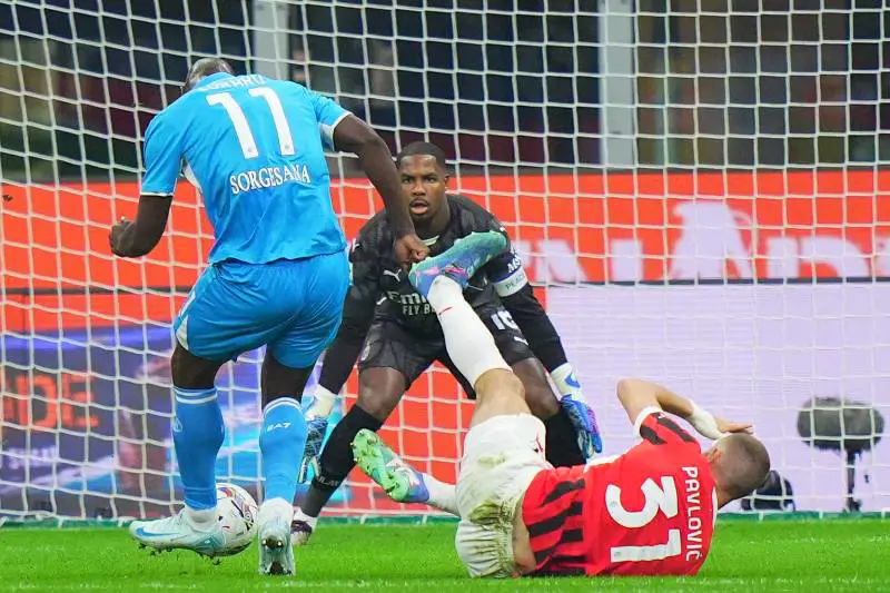 Il Napoli stende il Milan: Lukaku-Kvara valgono il 2-0 finale. Le pagelle della partita