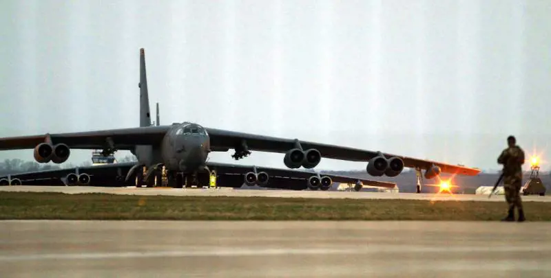 I B-52 americani per difendere Israele. Fermato portavoce di Bibi: "È una spia"