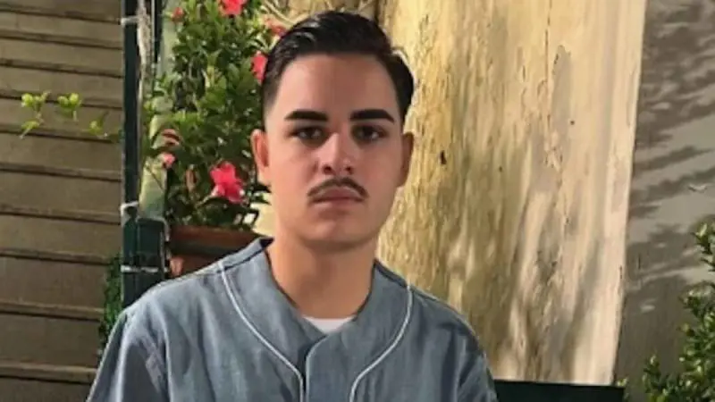 Le armi distruggono i giovani di Napoli