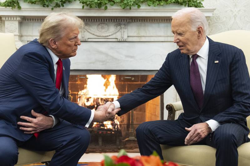 "Biden è stato ucciso nel 2020": cosa c'è dietro l'ultima teoria complottista rilanciata da Trump