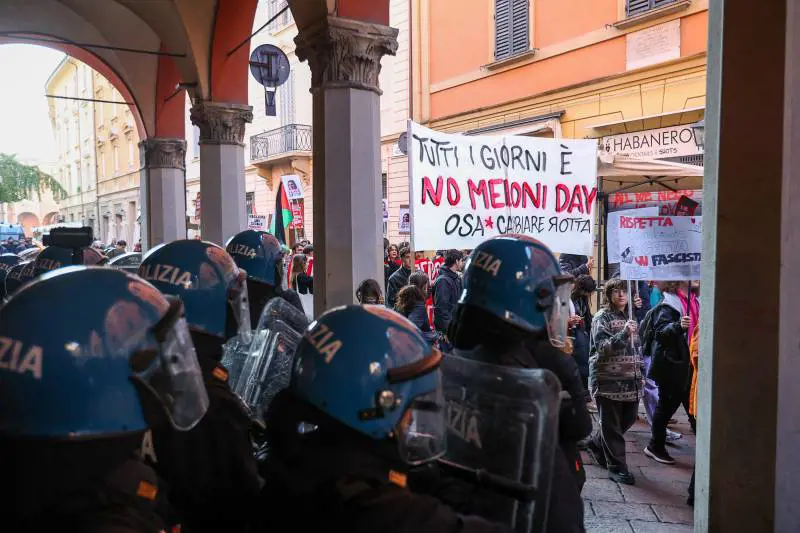 "La sinistra li coccola, ora basta". Lo sfogo dei poliziotti sui violenti di piazza