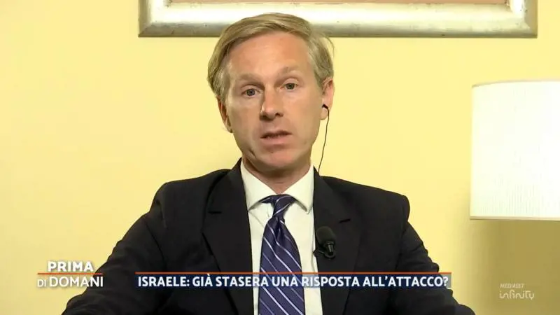 Medio Oriente, la follia di Orsini: "Meloni criminale, italiani non parlano per paura del Mossad"