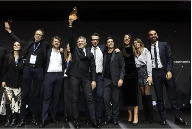 La "squadra" al completo di Infront Italy che insieme al Corriere dello Sport – Stadio, Italia Marathon Club e Atielle, ha ritirato il premio per Run Rome The Marathon, che ha vinto il BEA - Best Events Awards