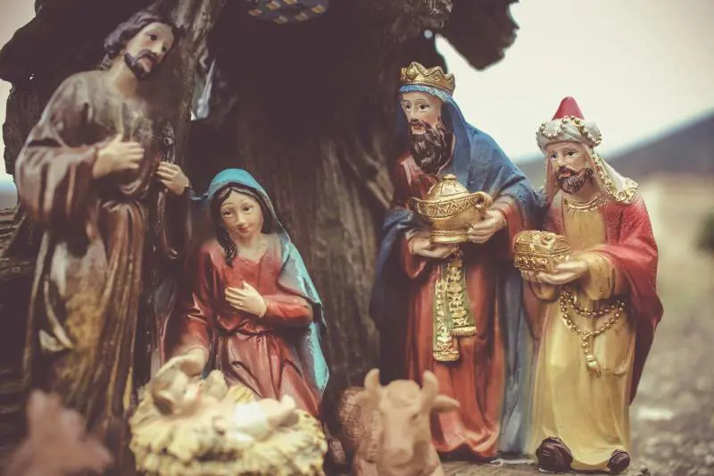 Quel pastore dormiente sdraiato nel presepio sogna una fede che sia sinonimo di entusiasmo
