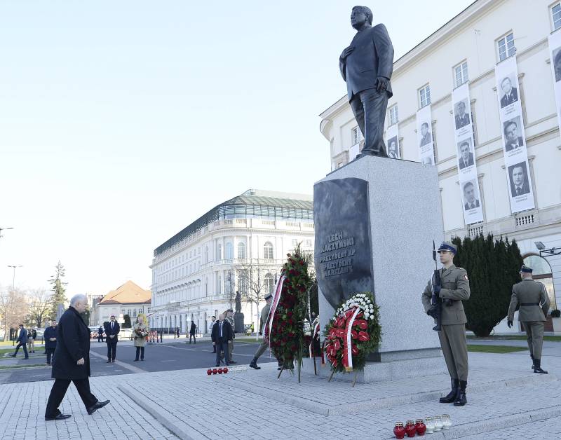 Statua memoria Kaczynski