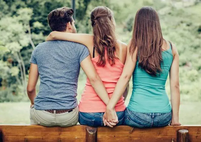 Annoiati o indecisi o solamente superficiali?