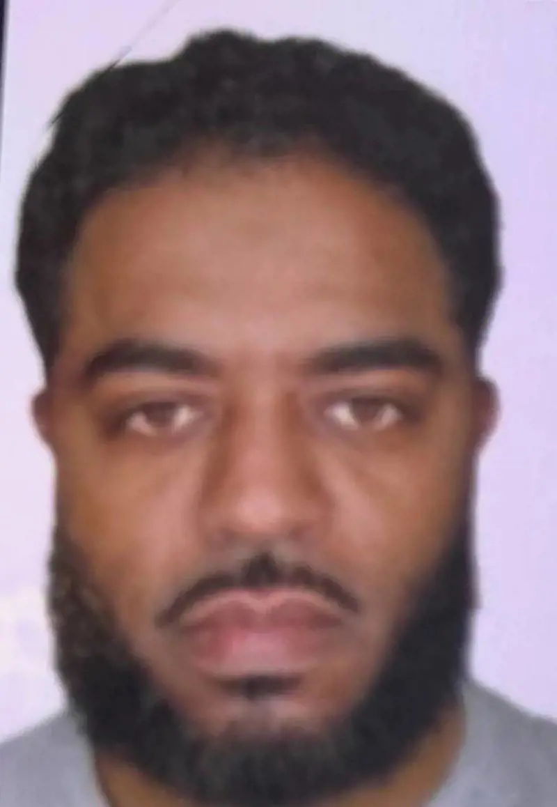 Shamsud l'americano con la bandiera Isis: "Cresciuto in Texas, 10 anni nell'esercito"