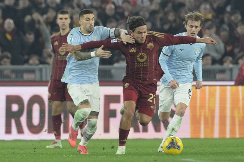 Pellegrini e Saelemaekers affondano le Aquile nel derby: le pagelle di Roma-Lazio