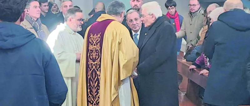 Il blitz di Mattarella a Caivano: "Siete la speranza del futuro"