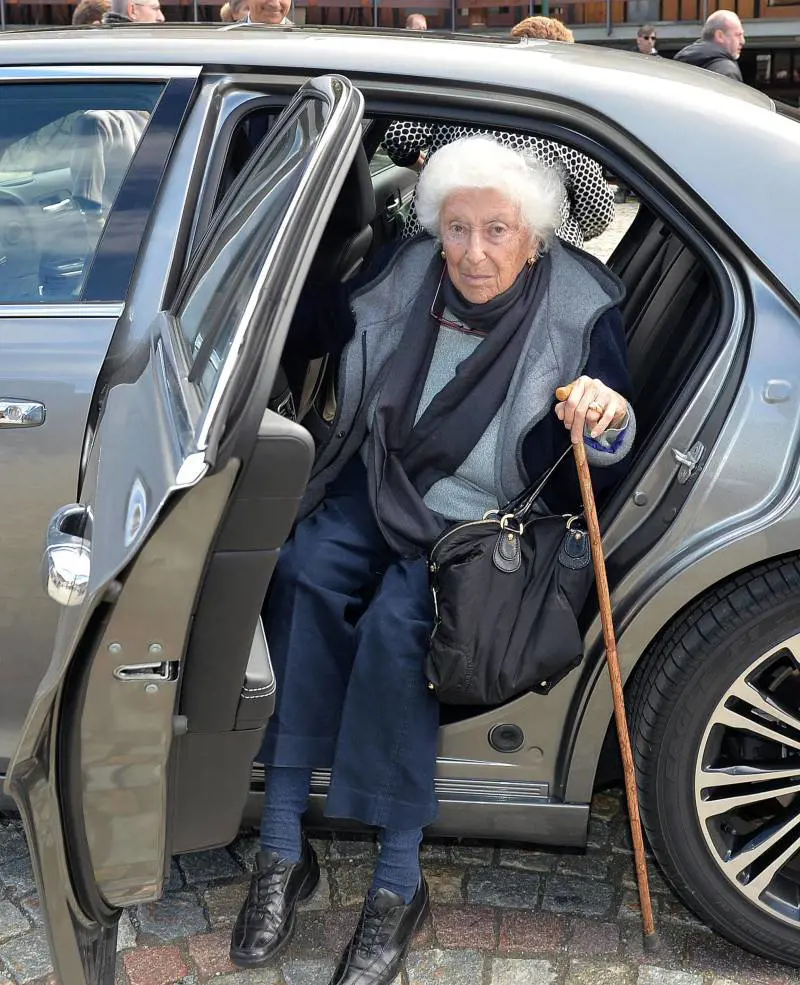 Rapina nella villa di Sole Agnelli. Colf legata, presa la cassaforte