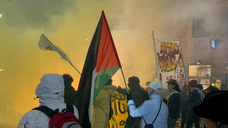 Corteo Ramy bandiera Palestina