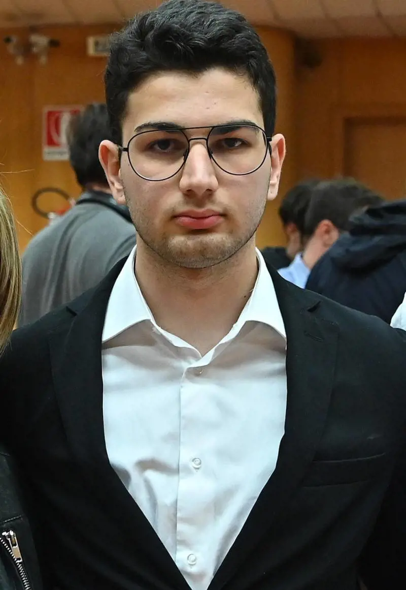 Uccise il padre per difendere la madre, assolto definitivamente Alex Cotoia