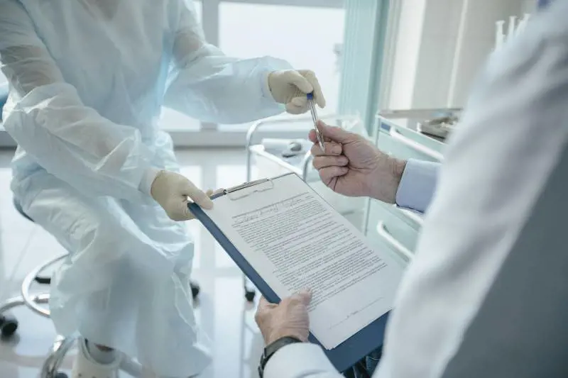 La Regione Puglia finisce sotto accusa per la spesa sanitaria. E ora il piano di rientro è a rischio