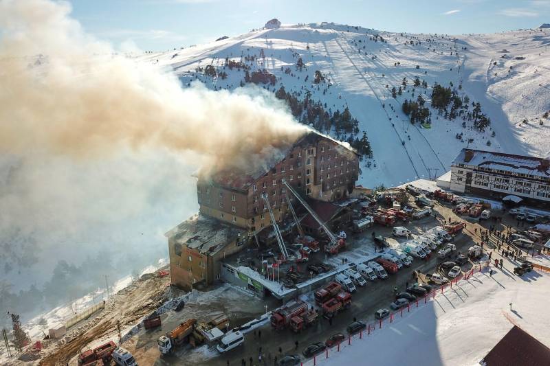 Turchia, salgono a 76 le vittime dell'incendio al hotel Grand Kartal