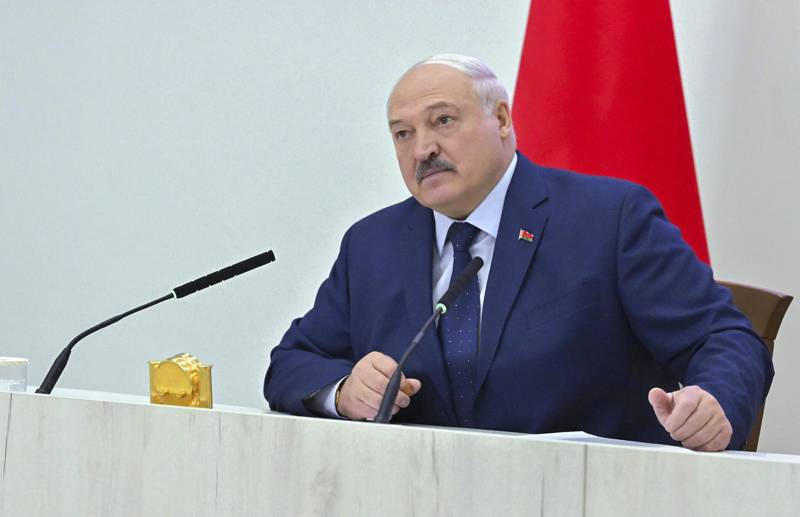 Bielorussia, Lukashenko eletto ancora presidente. Ue: "Elezioni farsa"