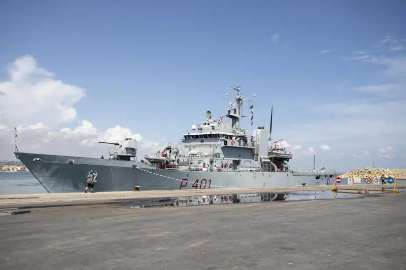 La nave Cassiopea con 49 migranti è sbarcata in Albania