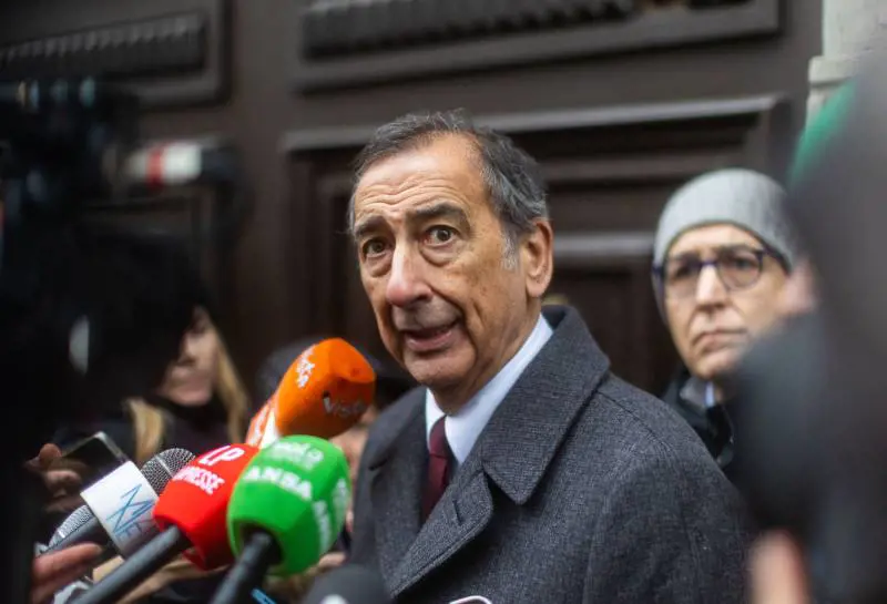 Sala fa il leader moderato. Ma da sindaco ha lasciato la città agli estremisti