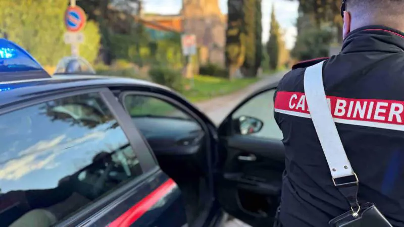 Uccide la moglie a coltellate. Il vicino: "Lo avevo detto"