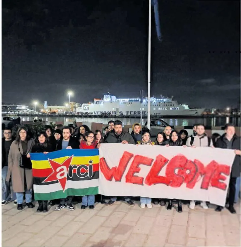 Albania, accolti come eroi i 43 rilasciati dalle toghe