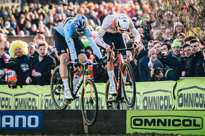 Mondiali Ciclocross, vince Van der Poel, lampo azzurro tra i giovani