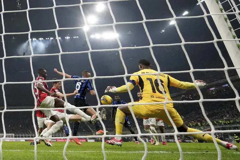 Milan-Inter 1-1, un risultato che fa felice solo il Napoli