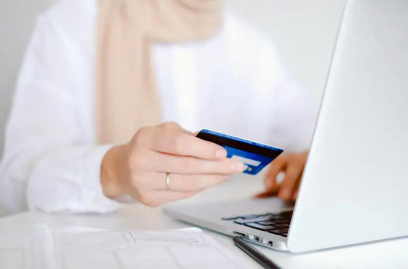 Soldi rubati tramite l’app della banca:  ecco come funziona la truffa del Qr code 