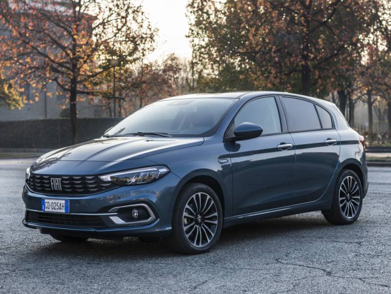 Fiat Tipo da 339 euro al mese, solo con finanziamento. Prezzo di listino di 25.200 euro, prezzo scontato a 18.950 euro. Sconto del 25%. Auto solida e robusta, senza troppi fronzoli ma in grado di soddisfare le esigenze di molteplici automobilisti.