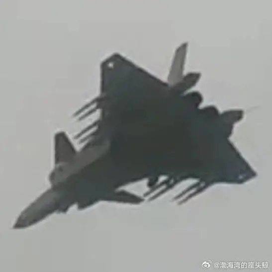 Caccia J-20 in "modalità Bestia": cosa svela il video
