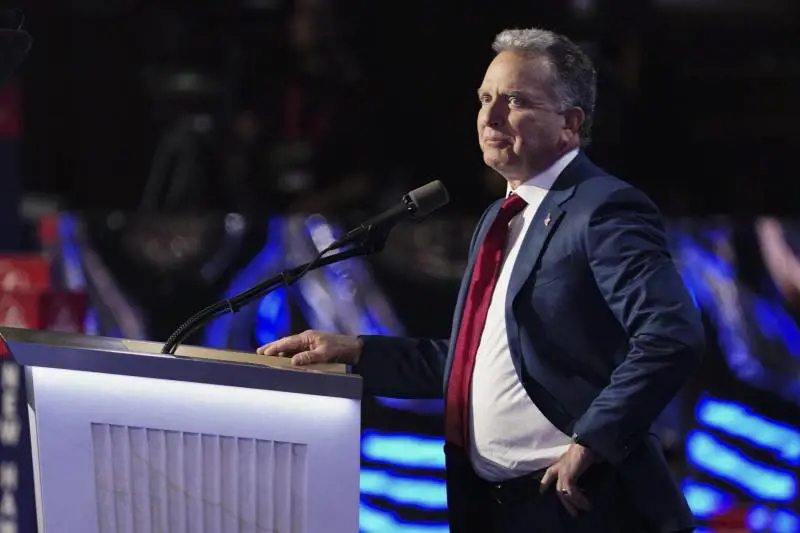 "Ha incontrato Putin per 3 ore e mezza": cosa c'è dietro la missione dell'emissario di Trump