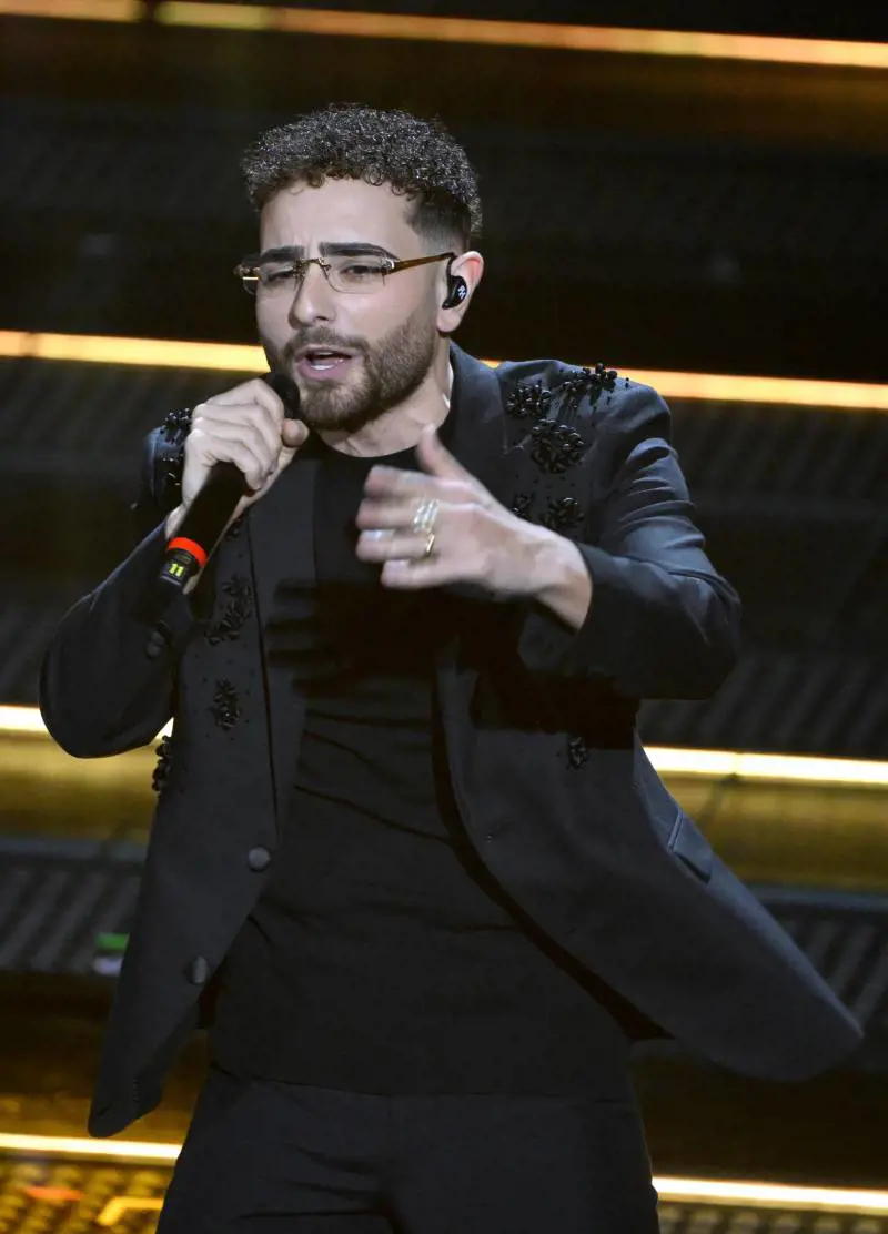"Ora basta con il pop sotto l'ombrellone. Riparto dalle mie origini impegnate"