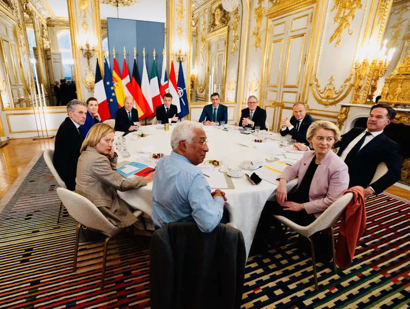 All'Eliseo spinta sulla difesa. Ma grande gelo sulle truppe