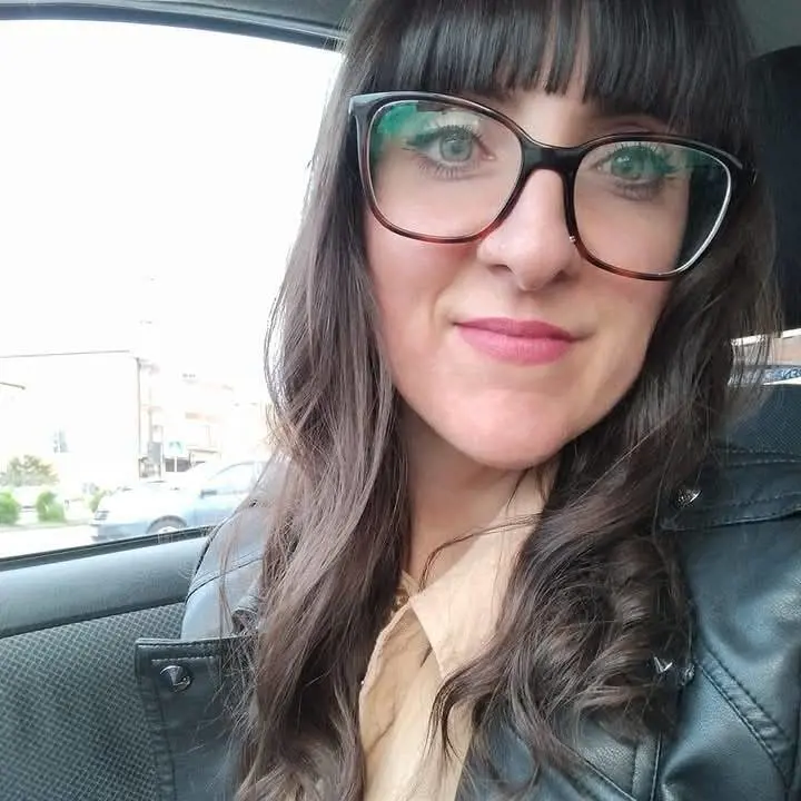 Morta in un incidente stradale, il padre passa e riconosce l'auto distrutta