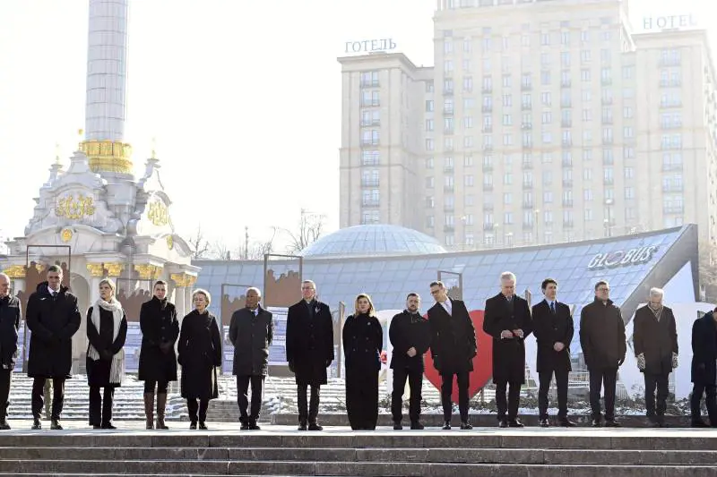 Leader Ue schierati a Kiev. Ma il G7 non trova l'intesa