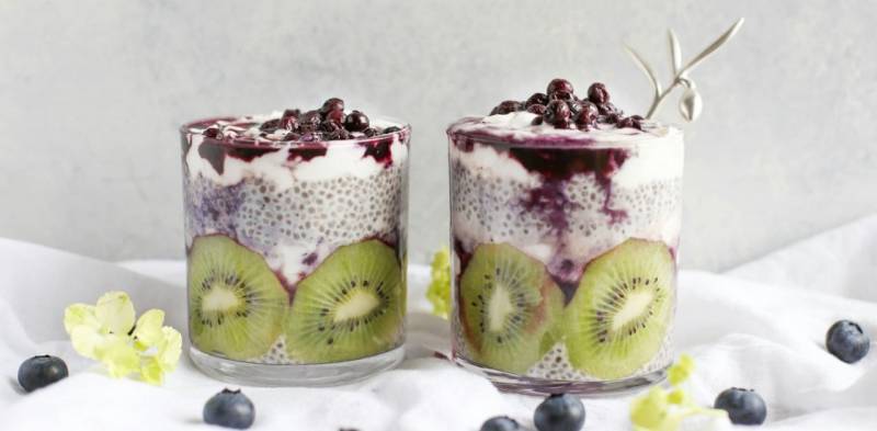 Budino ai semi di chia e frutta