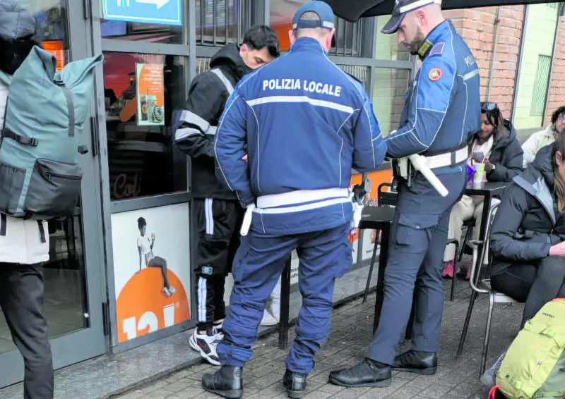 Vigili a Lampugnano. Fi: "Meglio tardi che mai"