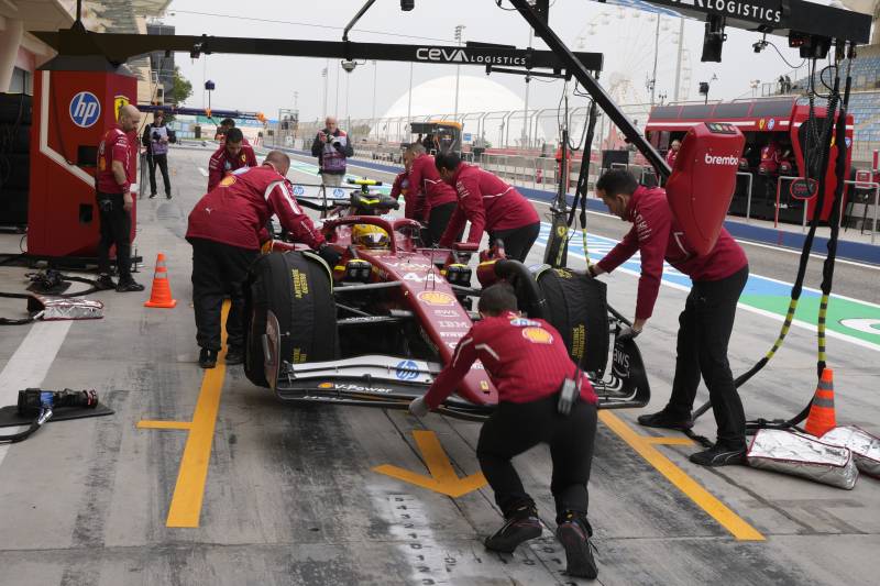 F1 Sakhir day 2 Hamilton box