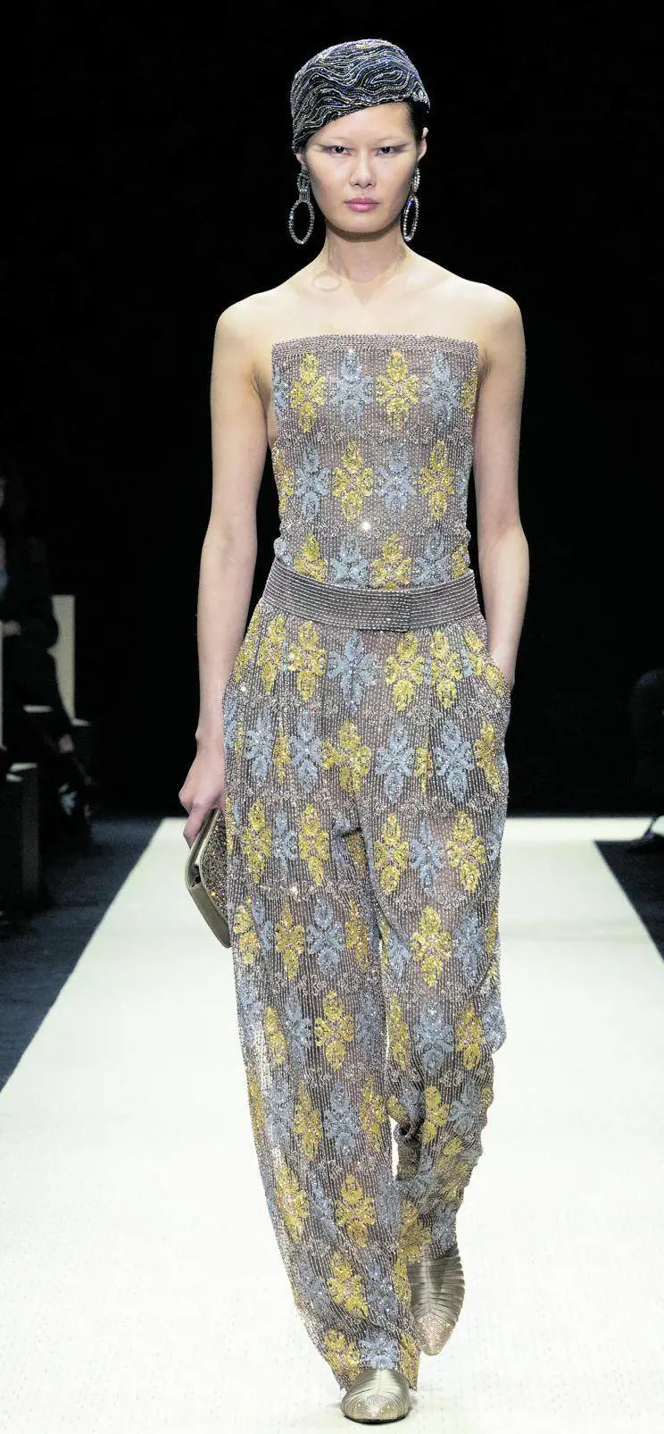 Il made in Italy torna alle sue radici e con Armani è eleganza pura