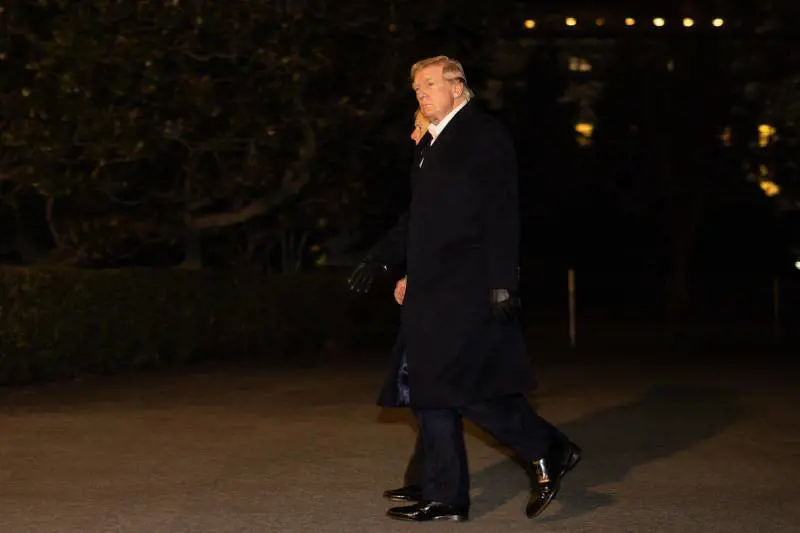 Trump prepara la stretta agli aiuti: "Zelensky non vuole la pace"