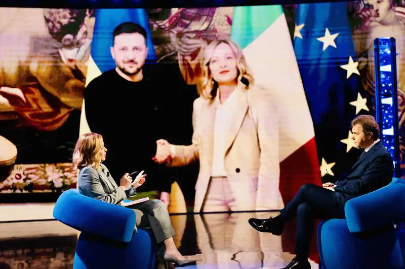 Giorgia Meloni intervistata nel programma XXI Secolo