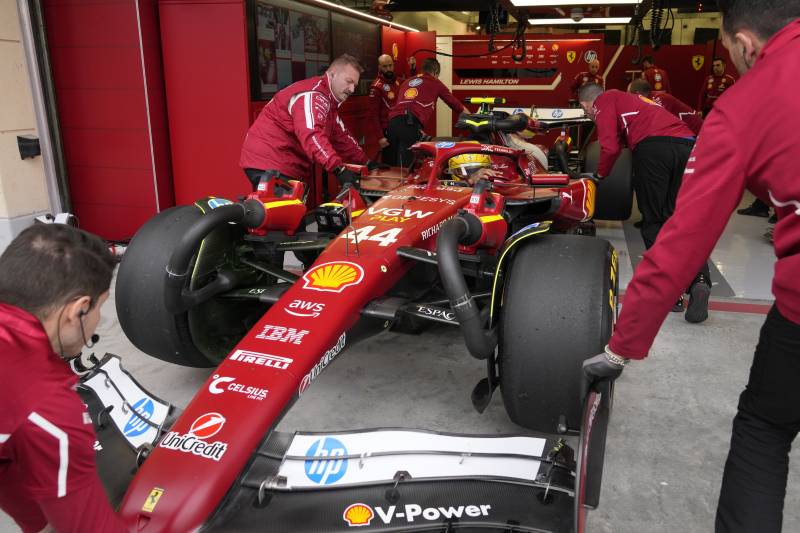 F1 Sakhir box Ferrari