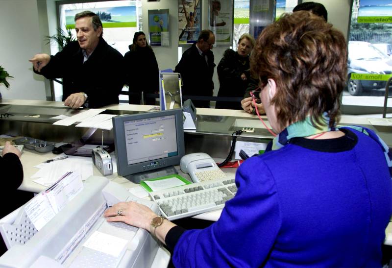 Le banche riscoprono lo sportello