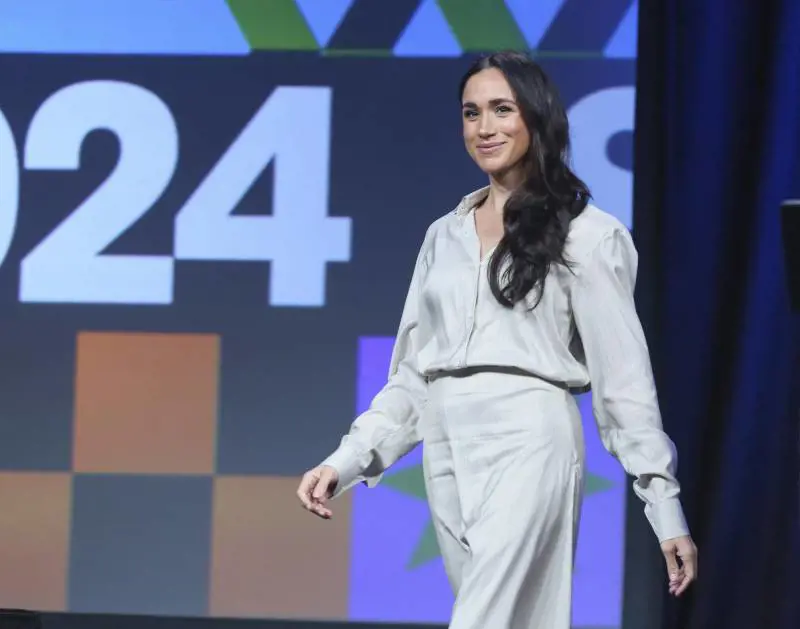 "Voleva oscurare la Regina", le ultime rivelazioni su Meghan Markle: ecco chi ha messo in allarme