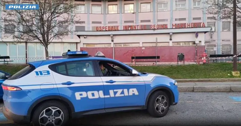 Bebè nascosta nella busta della spesa per essere venduta in Italia. L'orrore sulla nave dal Marocco