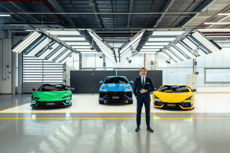 Automobili Lamborghini chiude un anno da record: oltre 10.000 vetture consegnate