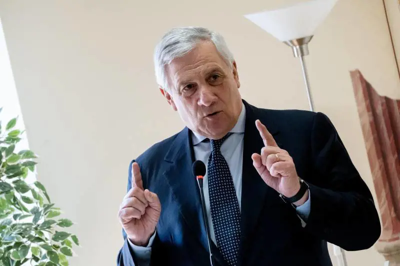 “Gli serve un’ambulanza”, “Questa è la cultura di sinistra”. Scontro Zingaretti-Tajani: ecco cosa è successo