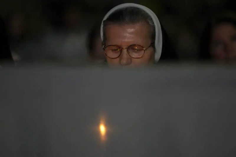 "Il Papa deve reimparare a parlare"