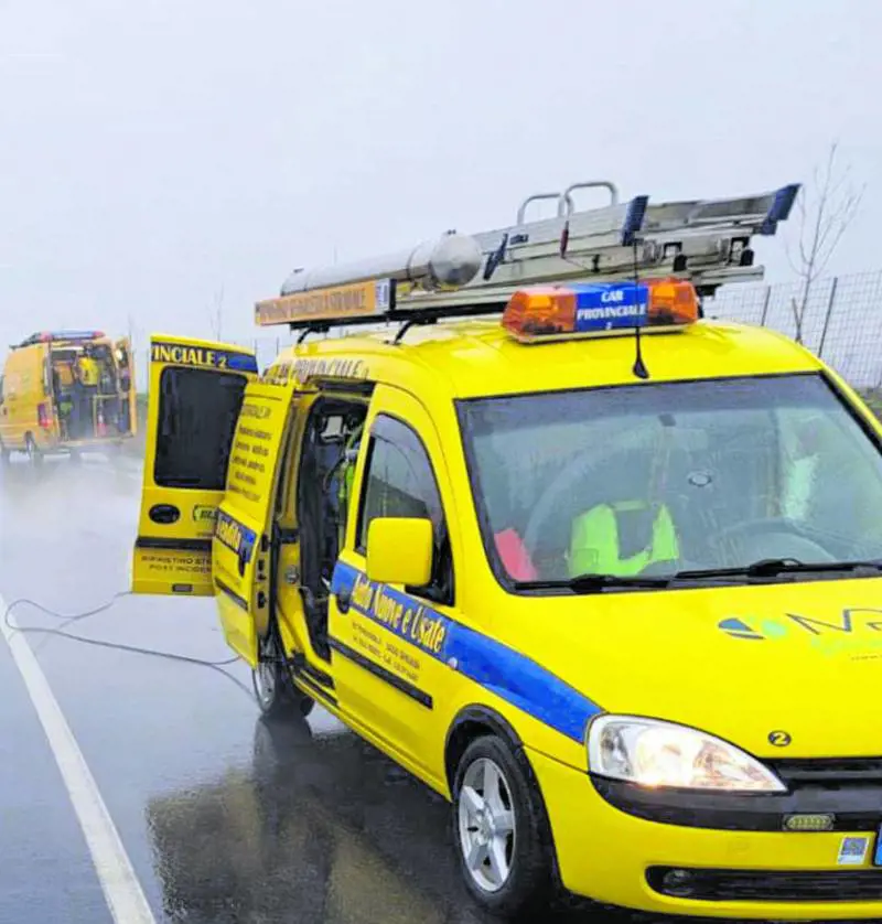 Fine settimana di sangue, morti quattro giovani in due incidenti